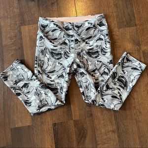 Woman’s small 4-6 Capri leggings